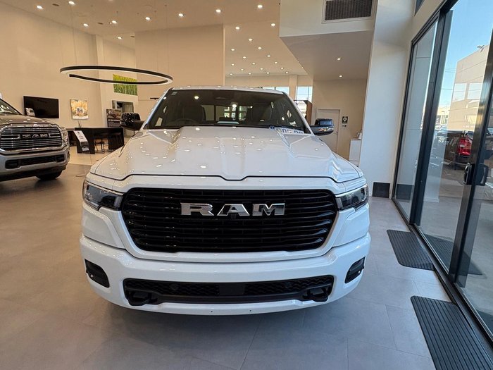 2025 RAM 1500 Laramie Sport Hurricane SO RamBox DT MY25 4X4 Dual Range Bright White