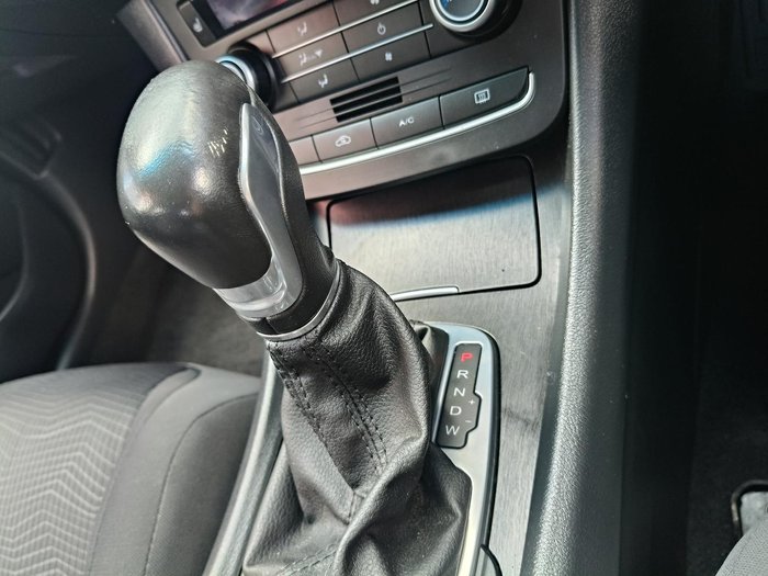 2017 MG MG6 PLUS Core Mountain White