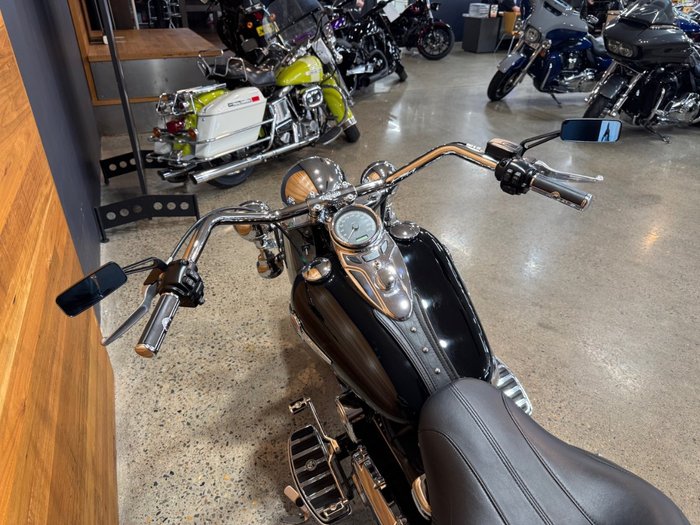 2017 Harley-davidson FLSTC HERITAGE SOFTAIL CLASSIC Black