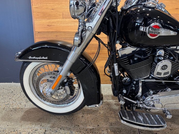 2017 Harley-davidson FLSTC HERITAGE SOFTAIL CLASSIC Black