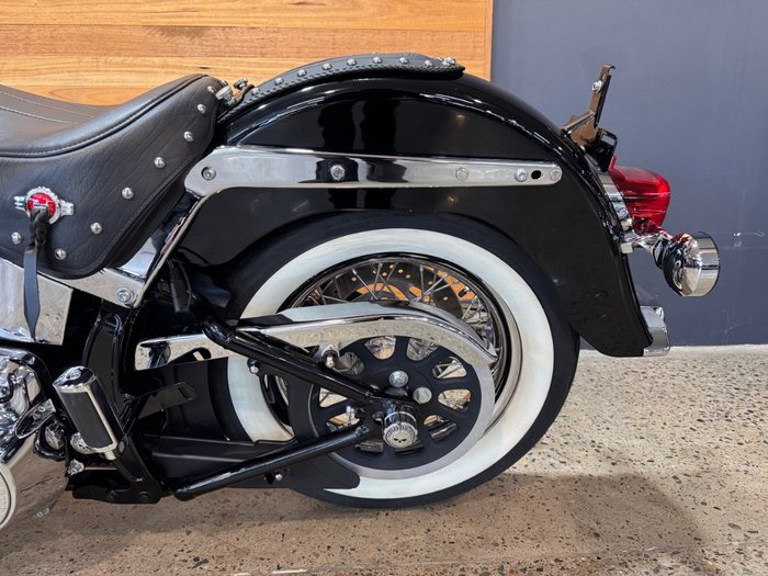 2017 Harley-davidson FLSTC HERITAGE SOFTAIL CLASSIC Black