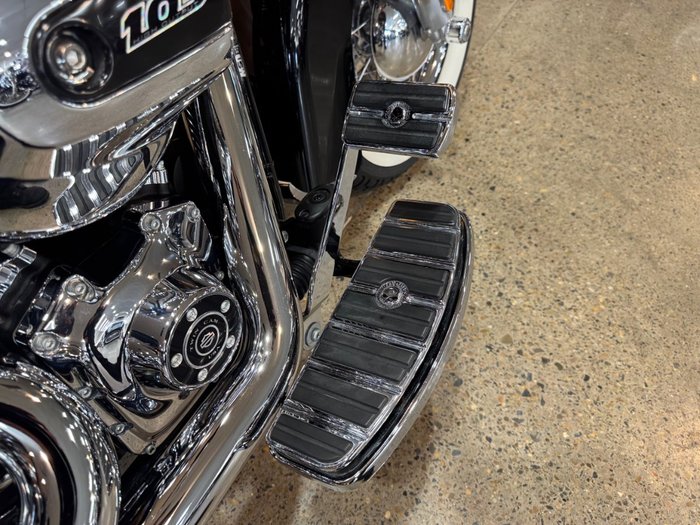 2017 Harley-davidson FLSTC HERITAGE SOFTAIL CLASSIC Black