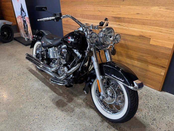 2017 Harley-davidson FLSTC HERITAGE SOFTAIL CLASSIC Black