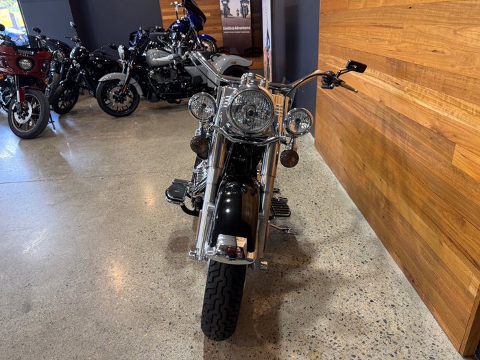 2017 Harley-davidson FLSTC HERITAGE SOFTAIL CLASSIC Black