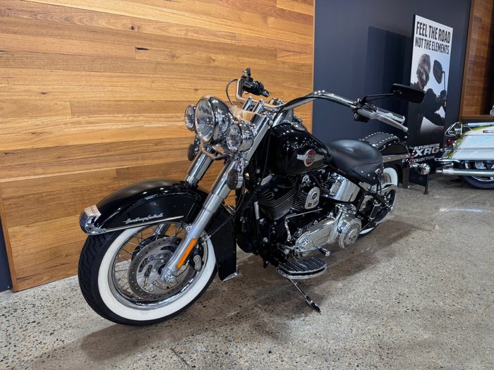 2017 Harley-davidson FLSTC HERITAGE SOFTAIL CLASSIC Black