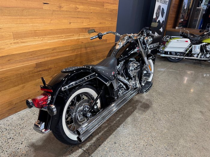 2017 Harley-davidson FLSTC HERITAGE SOFTAIL CLASSIC Black