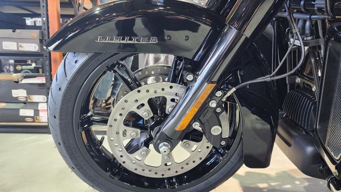 2024 Harley-davidson FLTRK ROAD GLIDE LIMITED (114) Vivid Black