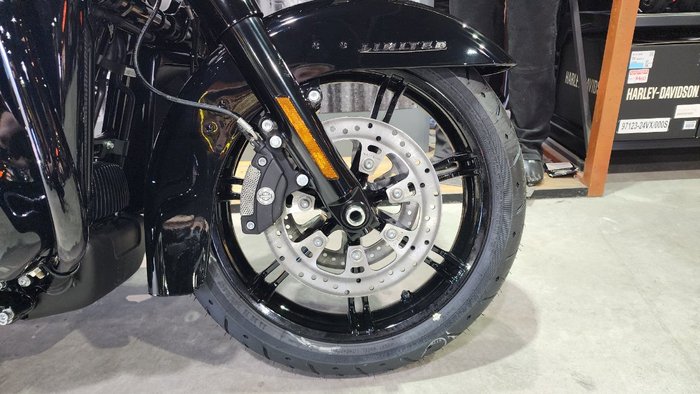 2024 Harley-davidson FLTRK ROAD GLIDE LIMITED (114) Vivid Black