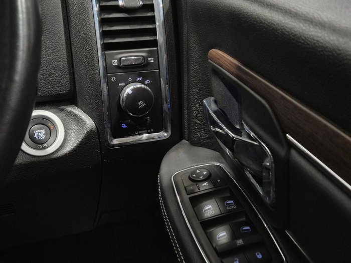 2020 RAM 1500 Laramie DS MY19 4X4 Dual Range Bright White