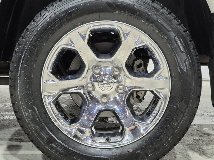 2020 RAM 1500 Laramie DS MY19 4X4 Dual Range Bright White