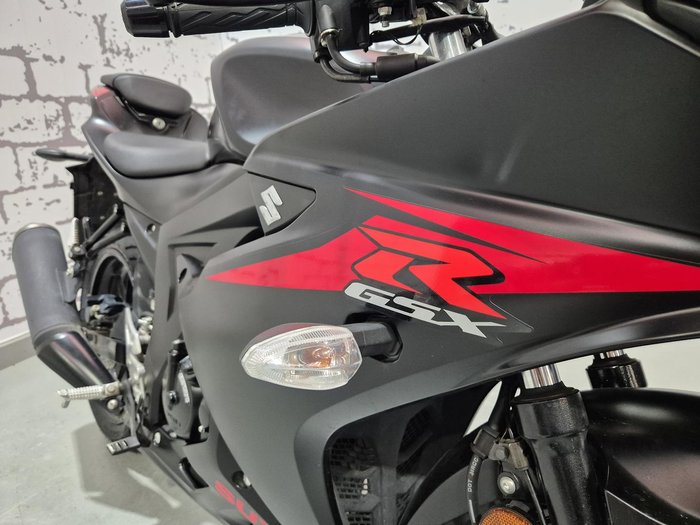 2018 Suzuki GSX-R125 (GSX-R125A) GSX-R Black