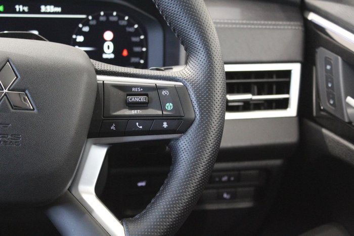 2025 Mitsubishi Outlander Exceed