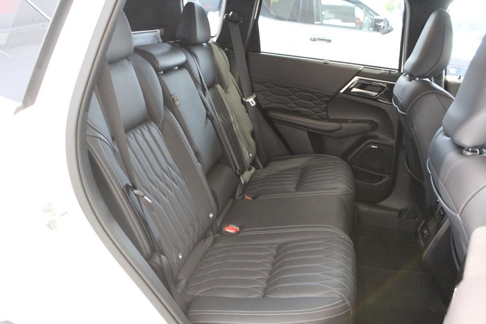 2025 Mitsubishi Outlander Exceed