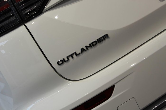 2025 Mitsubishi Outlander Exceed