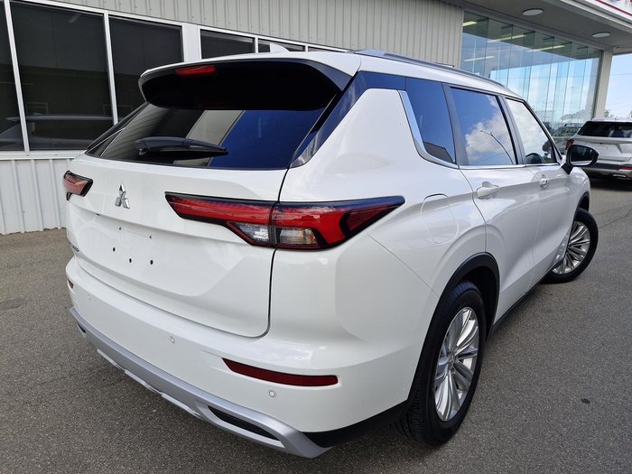 2022 Mitsubishi Outlander LS