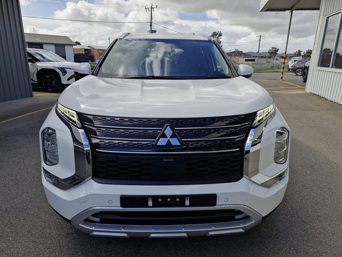 2022 Mitsubishi Outlander LS