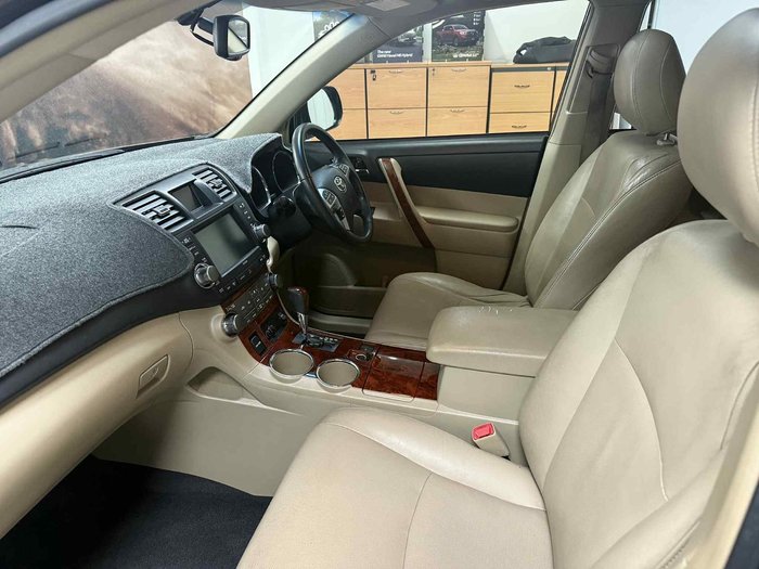2013 Toyota Kluger Grande GSU40R Dark Furnace