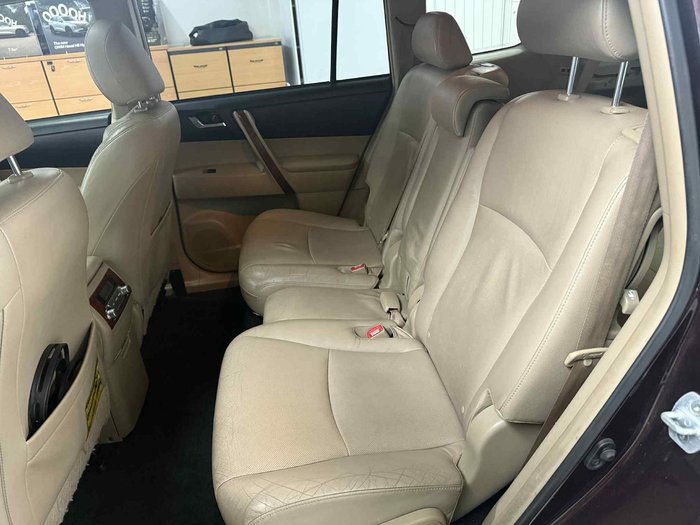 2013 Toyota Kluger Grande GSU40R Dark Furnace