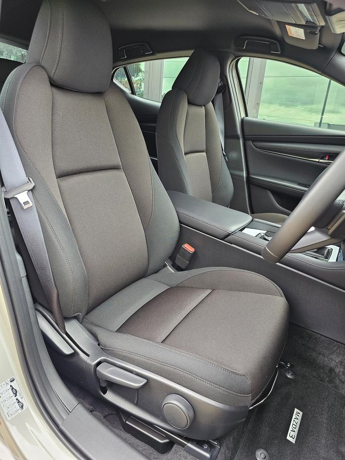 2025 Mazda 3 G20 Evolve