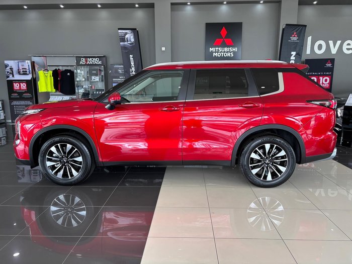 2025 Mitsubishi Outlander LS
