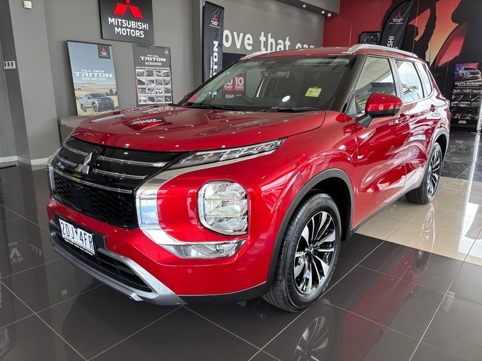 2025 Mitsubishi Outlander LS