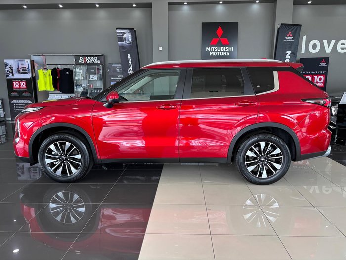 2025 Mitsubishi Outlander LS