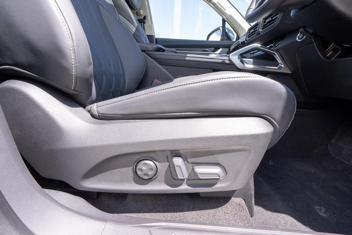 2025 LDV D90 Executive