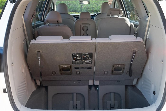 2020 Kia Carnival S YP MY20 Clear White