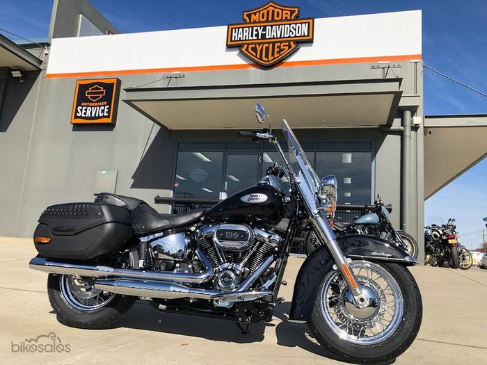 HARLEY-DAVIDSON HERITAGE CLASSIC 117 (FLHC) ROAD SOFTAIL BLACK