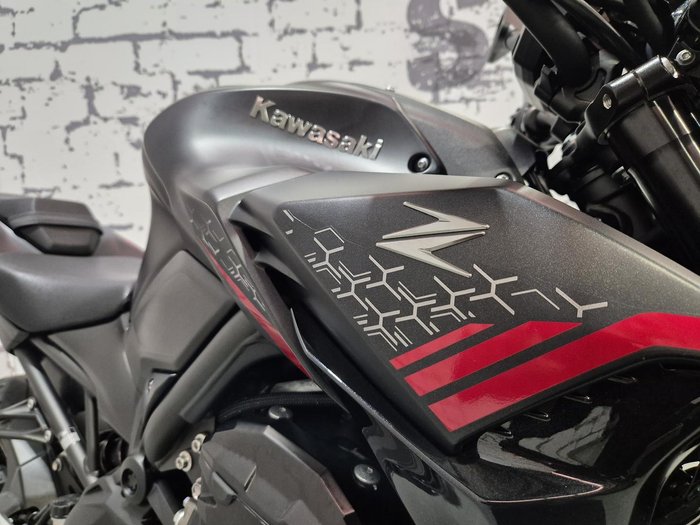 2020 Kawasaki Z900 (ZR900F) Z Black