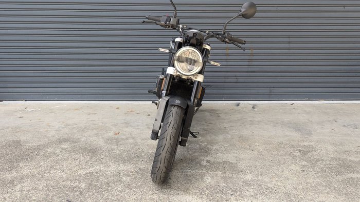 2021 HUSQVARNA SVARTPILEN 401 BLACK/SILVER