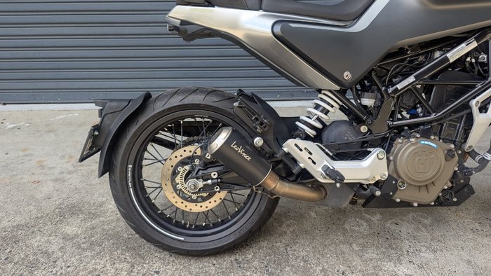 2021 HUSQVARNA SVARTPILEN 401 BLACK/SILVER
