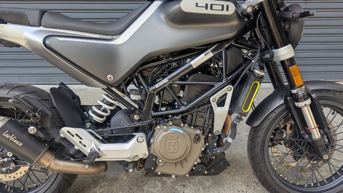 2021 HUSQVARNA SVARTPILEN 401 BLACK/SILVER