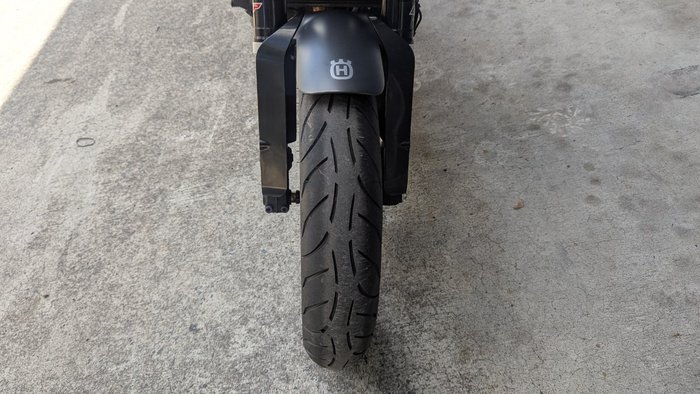 2021 HUSQVARNA SVARTPILEN 401 BLACK/SILVER