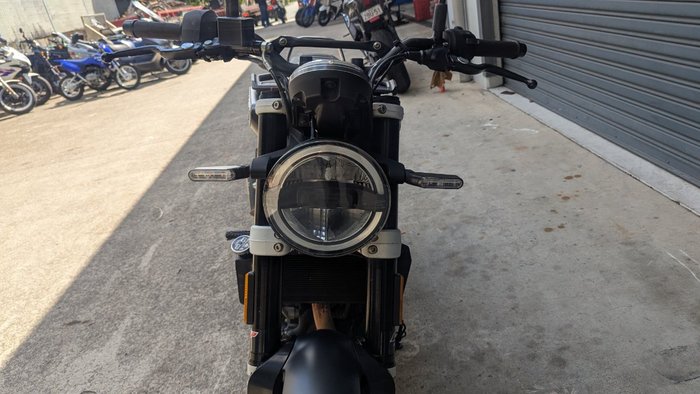 2021 HUSQVARNA SVARTPILEN 401 BLACK/SILVER