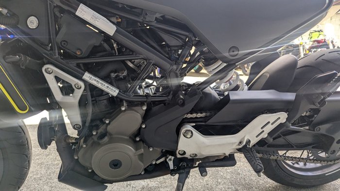 2021 HUSQVARNA SVARTPILEN 401 BLACK/SILVER
