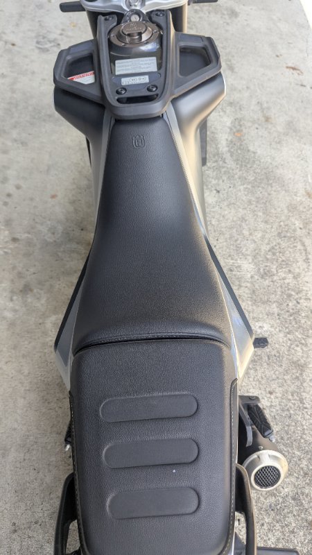 2021 HUSQVARNA SVARTPILEN 401 BLACK/SILVER