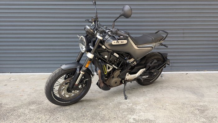 2021 HUSQVARNA SVARTPILEN 401 BLACK/SILVER
