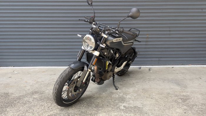 2021 HUSQVARNA SVARTPILEN 401 BLACK/SILVER