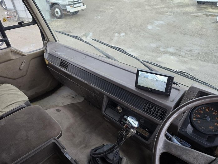 1990 Mitsubishi Tipper