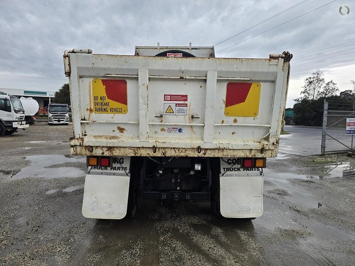 1990 Mitsubishi Tipper
