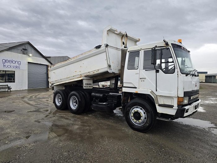 1990 Mitsubishi Tipper