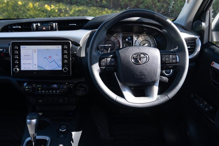 2025 Toyota Hilux SR5 48V GUN126R 4X4 Dual Range Frosted White