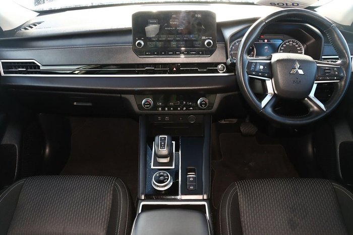 2022 Mitsubishi Outlander LS