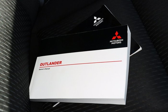 2022 Mitsubishi Outlander LS