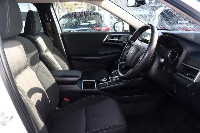2022 Mitsubishi Outlander LS