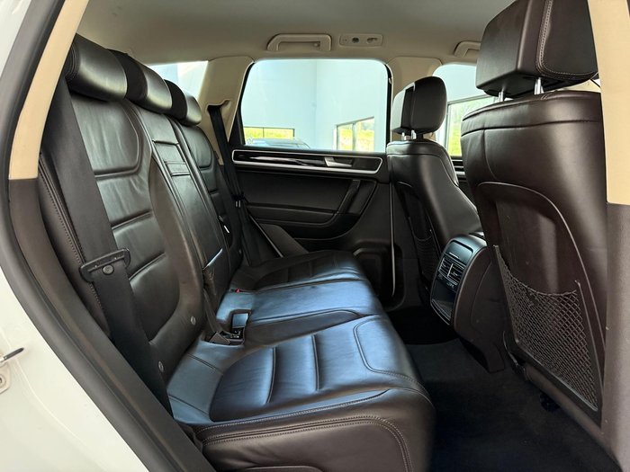 2013 Volkswagen Touareg V6 TDI 7P MY14 Four Wheel Drive Pure White