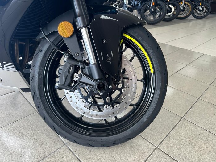 2025 CFMOTO 500 SR Voom SR Blue