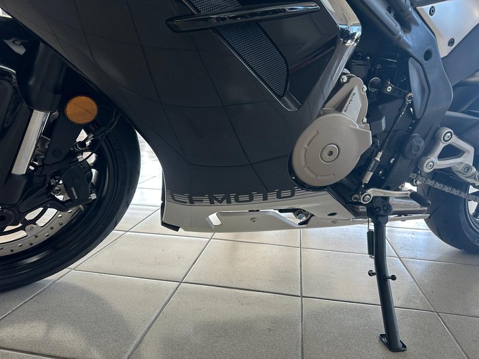 2025 CFMOTO 500 SR Voom