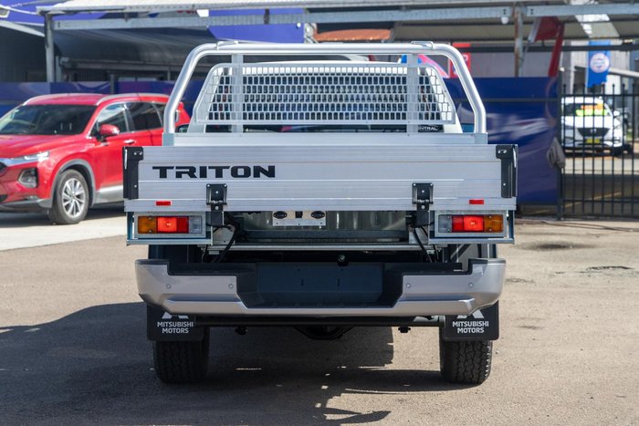 2025 Mitsubishi Triton GLX